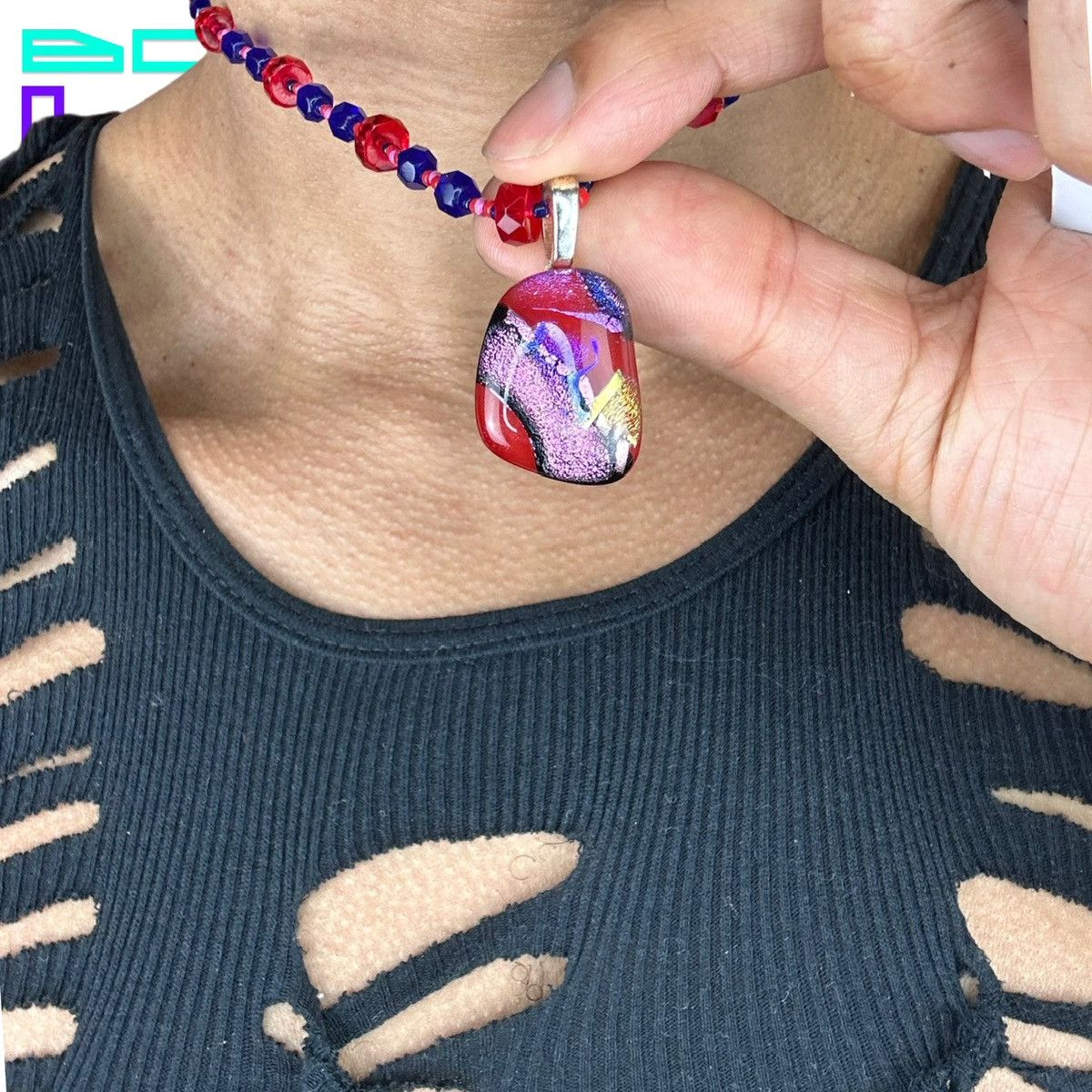 Vintage RED / BLUE BEADED GLASS PENDANT NECKLACE Size ONE SIZE - 3 Thumbnail