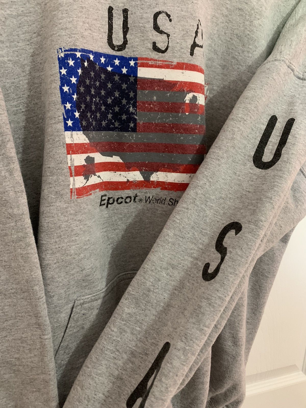 Disney Vintage Disney Epcot Hoodie Size US XL / EU 56 / 4 - 2 Thumbnail