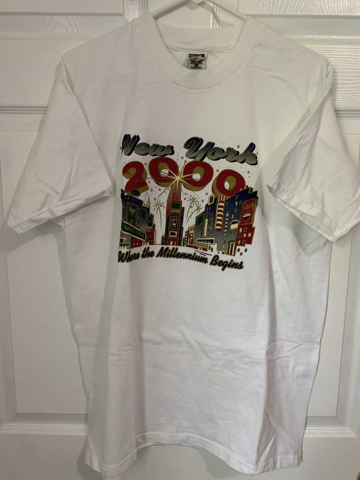 Fruit Of The Loom Vintage New Years Eve New York T Shirt Size US XL / EU 56 / 4 - 1 Thumbnail