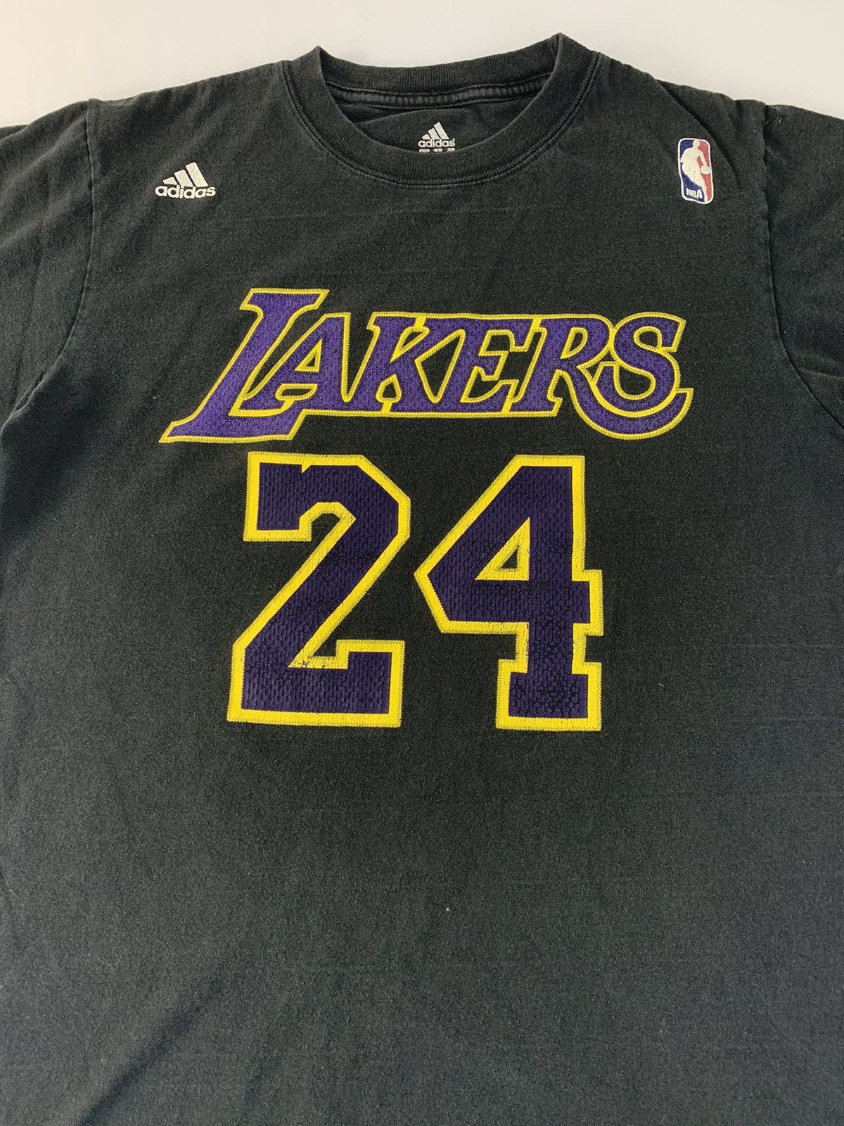 Adidas 90s LA Lakers Adidas Kobe Bryant #24 NBA Printed Tee Size US M / EU 48-50 / 2 - 3 Thumbnail