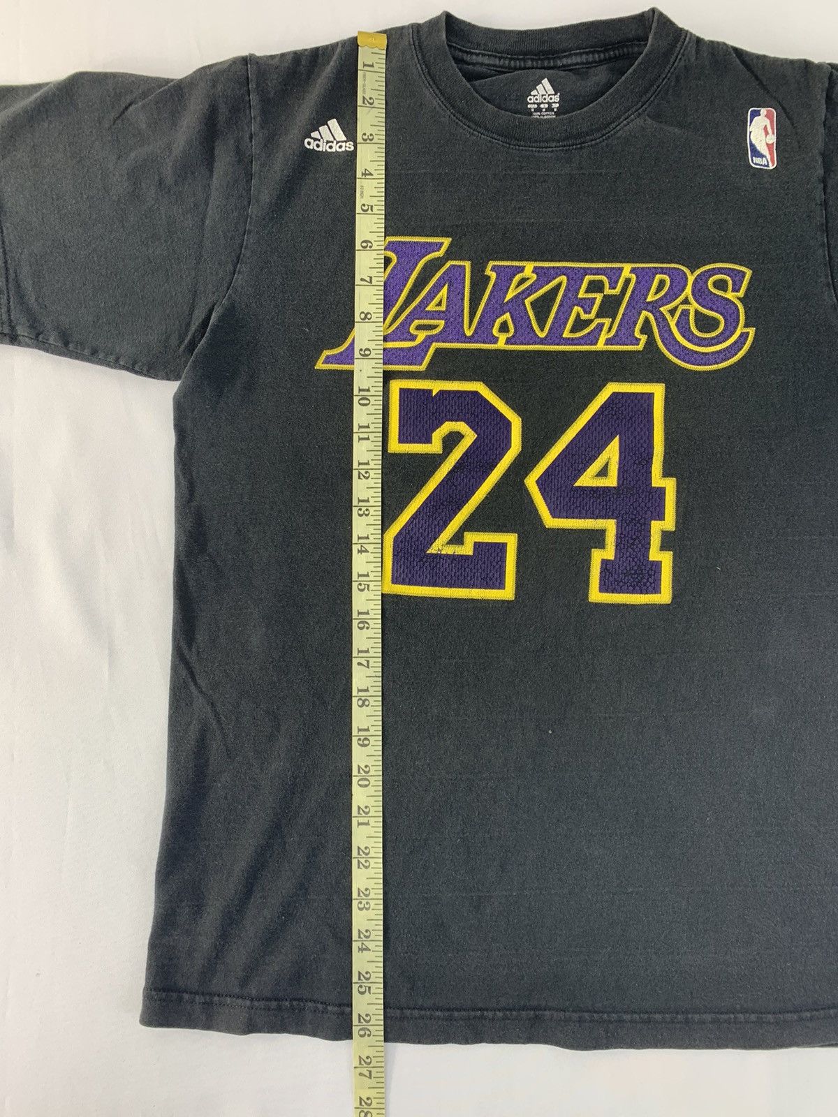 Adidas 90s LA Lakers Adidas Kobe Bryant #24 NBA Printed Tee Size US M / EU 48-50 / 2 - 10 Thumbnail