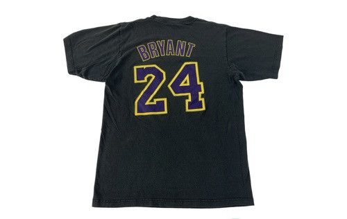 Adidas 90s LA Lakers Adidas Kobe Bryant #24 NBA Printed Tee Size US M / EU 48-50 / 2 - 2 Thumbnail