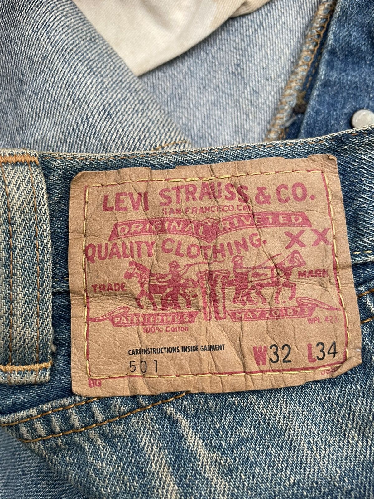 Levi's Vintage Levi’s 501 2006 Selvedge Aging Wash Denim Size US 32 / EU 48 - 16 Thumbnail