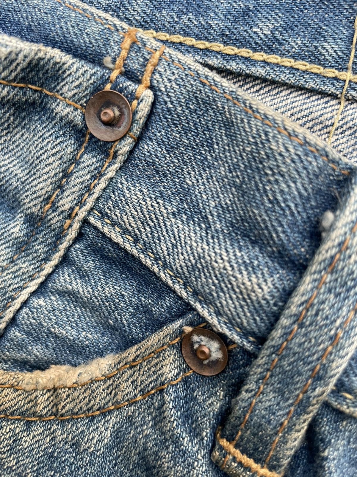 Levi's Vintage Levi’s 501 2006 Selvedge Aging Wash Denim Size US 32 / EU 48 - 23 Thumbnail
