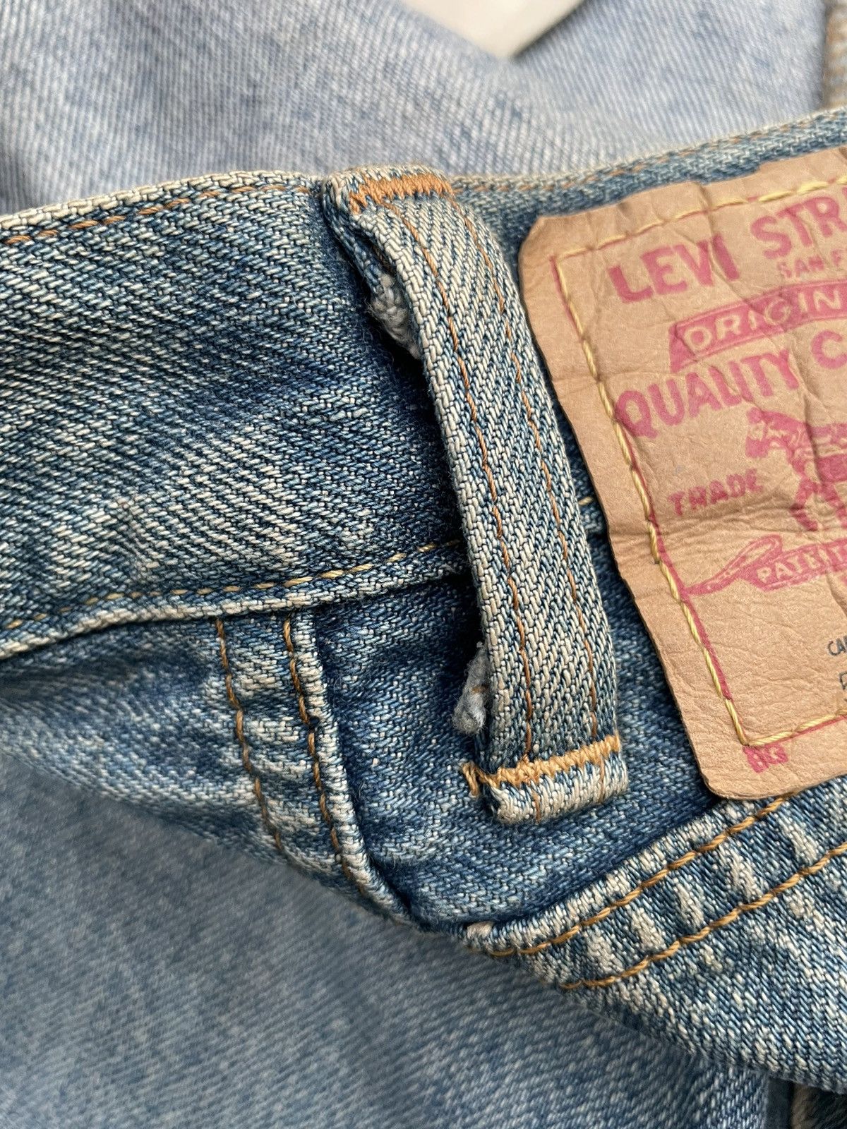 Levi's Vintage Levi’s 501 2006 Selvedge Aging Wash Denim Size US 32 / EU 48 - 15 Thumbnail
