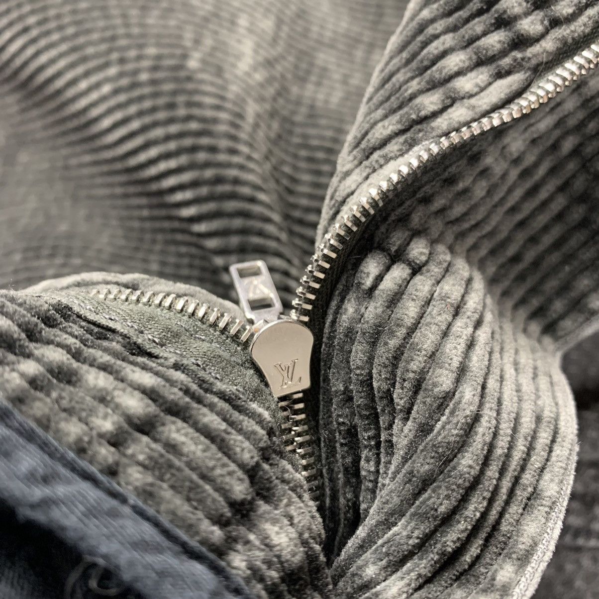 Louis Vuitton Louis Vuitton ash corduroy pants Size US 28 / EU 44 - 10 Thumbnail