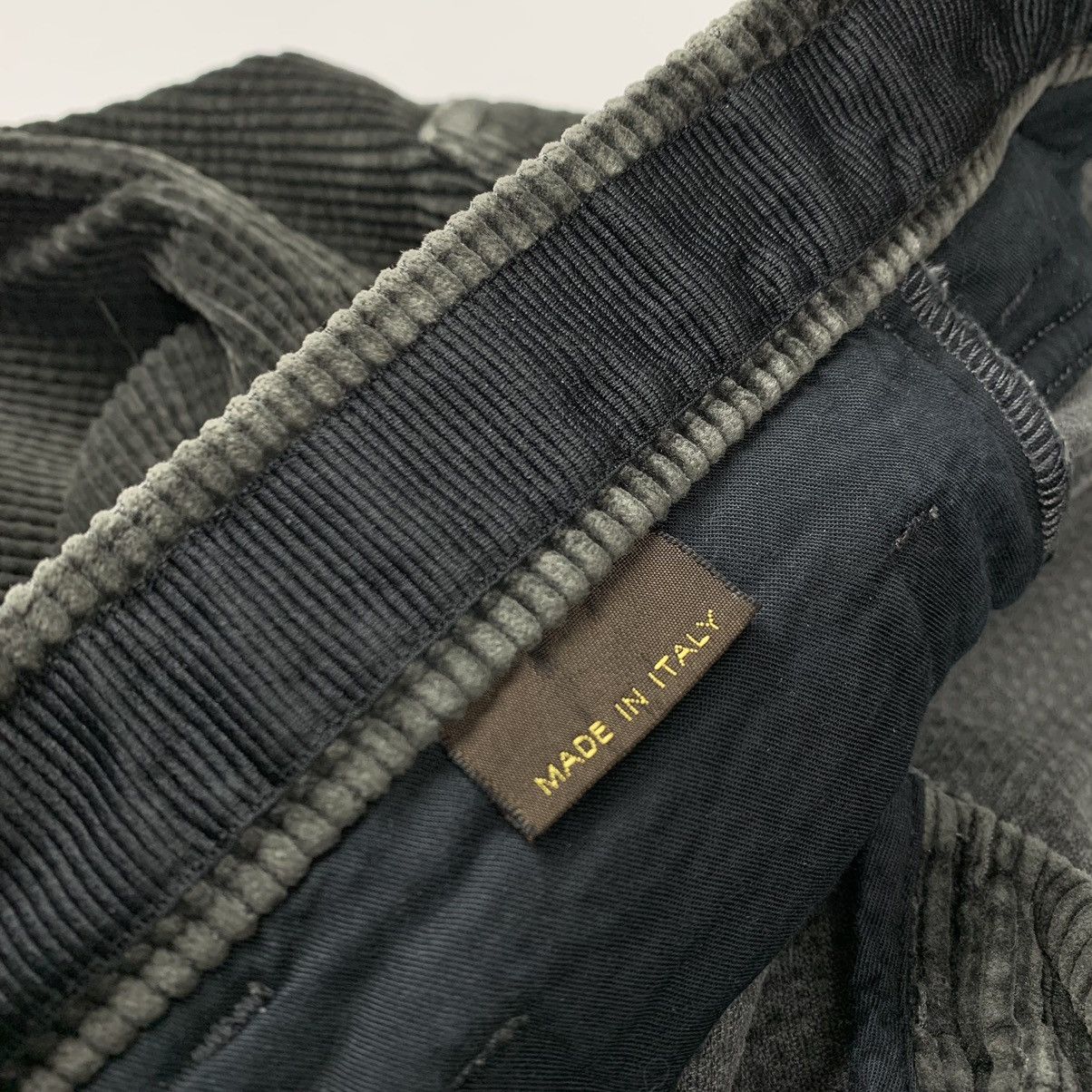 Louis Vuitton Louis Vuitton ash corduroy pants Size US 28 / EU 44 - 14 Thumbnail