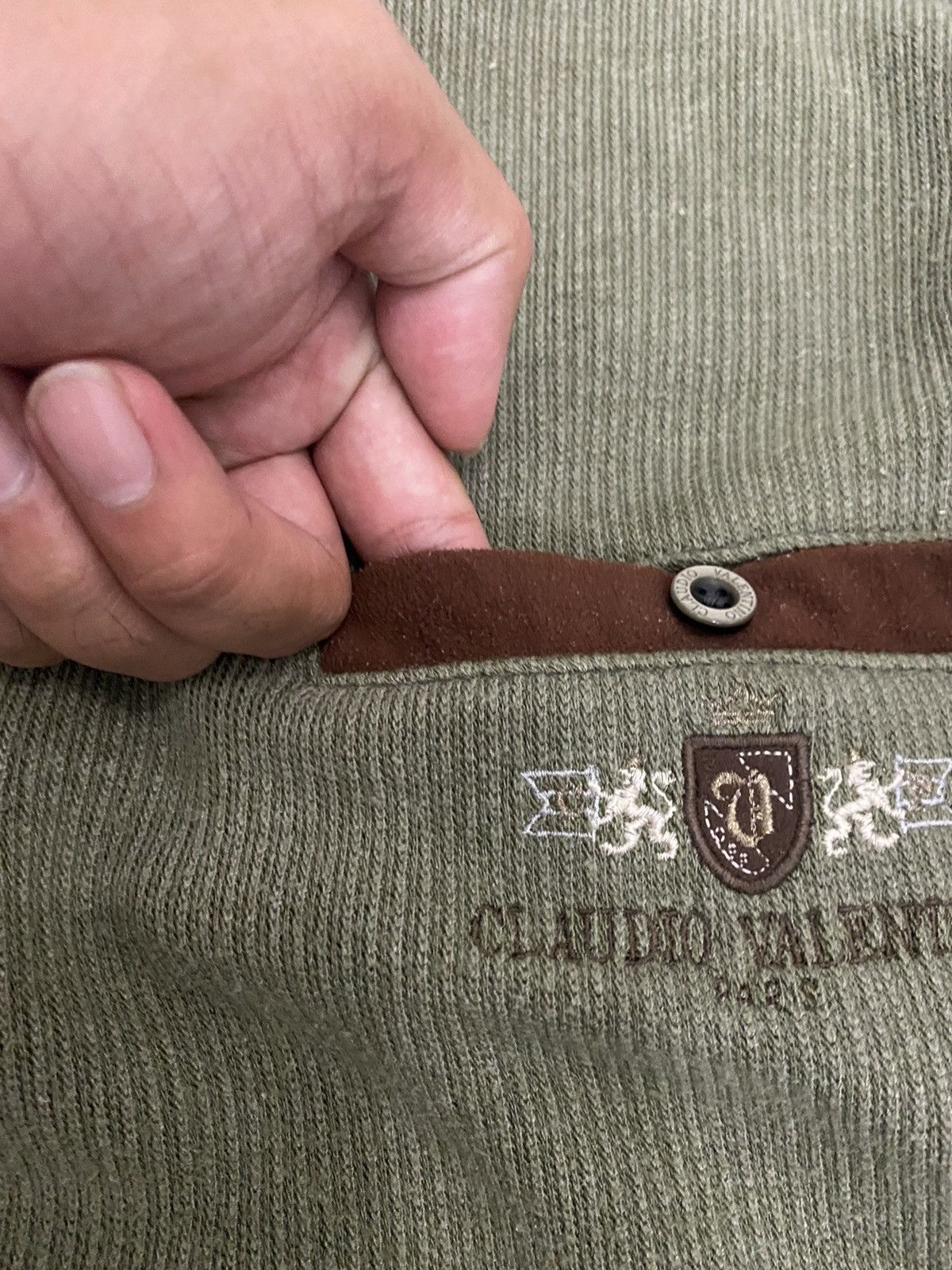 Japanese Brand × Valentino × Vintage Claudio Valentino Sweatshirt Embroidery Logo Size US XL / EU 56 / 4 - 9 Thumbnail