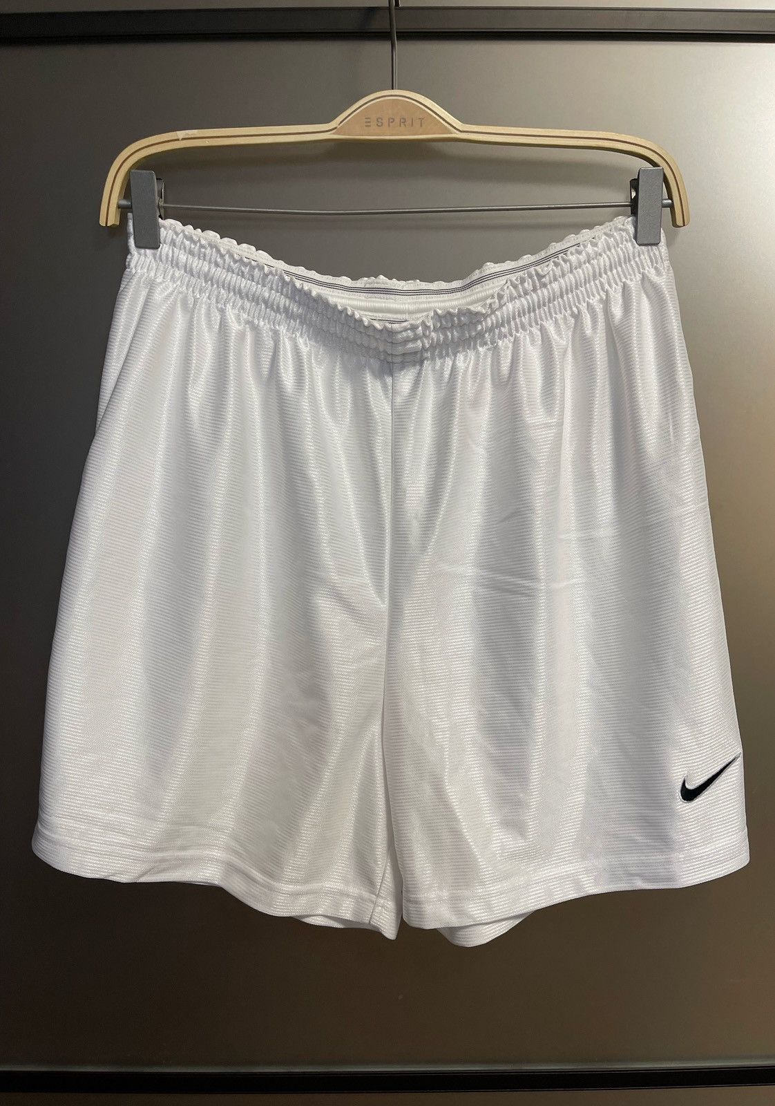 Vintage Nike Team Vintage White shorts Size US 36 / EU 52 - 1 Thumbnail