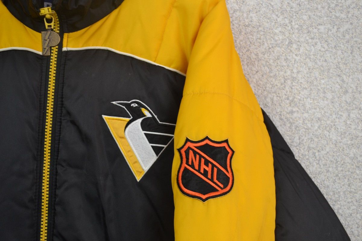 NHL Pittsburg Penguins NHL vintage bomber jacket pro player 90s Size US M / EU 48-50 / 2 - 6 Thumbnail