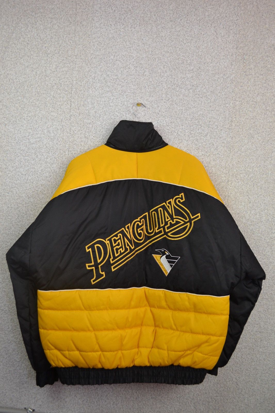 NHL Pittsburg Penguins NHL vintage bomber jacket pro player 90s Size US M / EU 48-50 / 2 - 1 Thumbnail