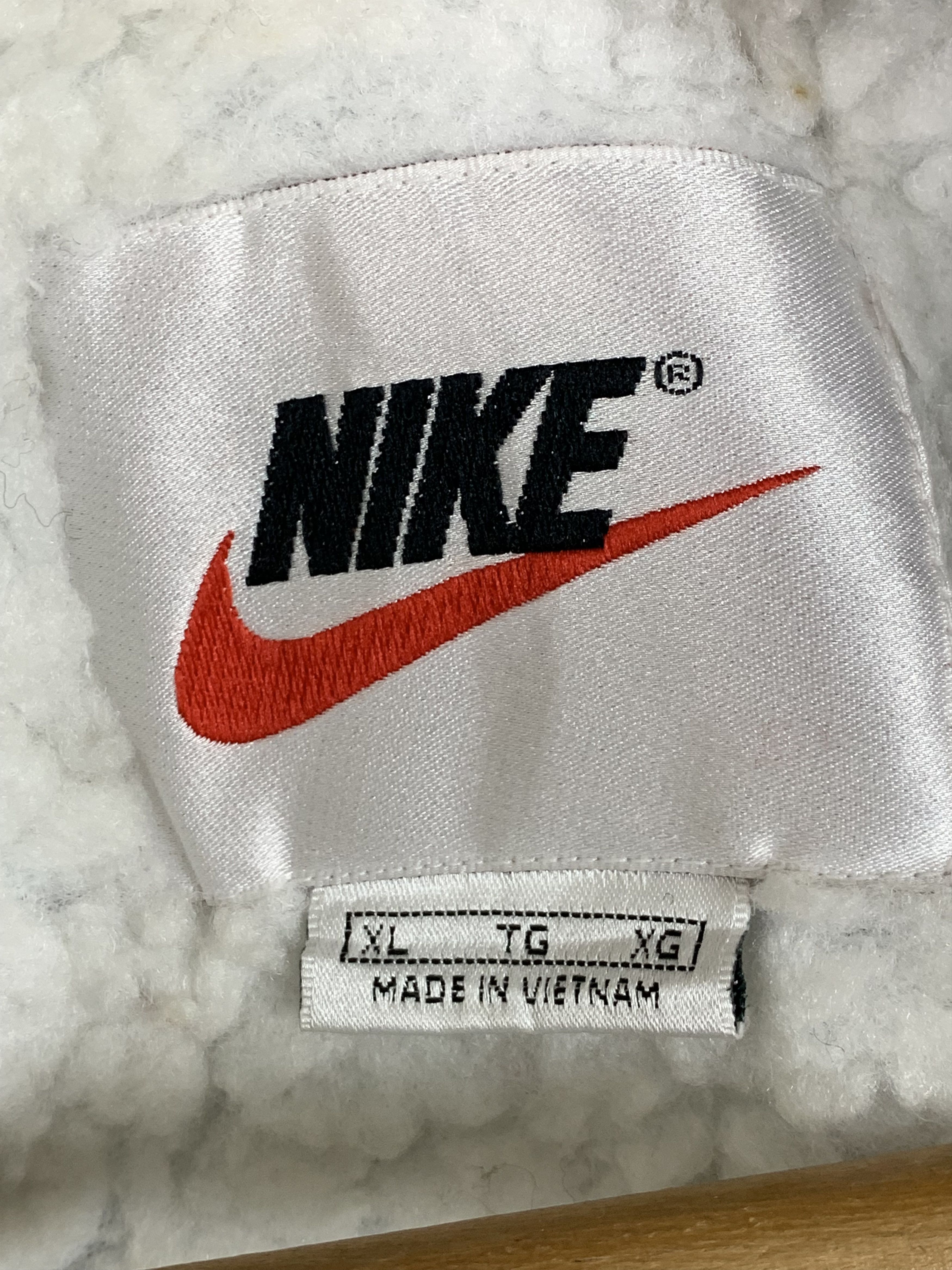 Nike Vintage Nike Swoosh Big Logo Sherpa Lining Jacket J0433 Size US XL / EU 56 / 4 - 18 Thumbnail