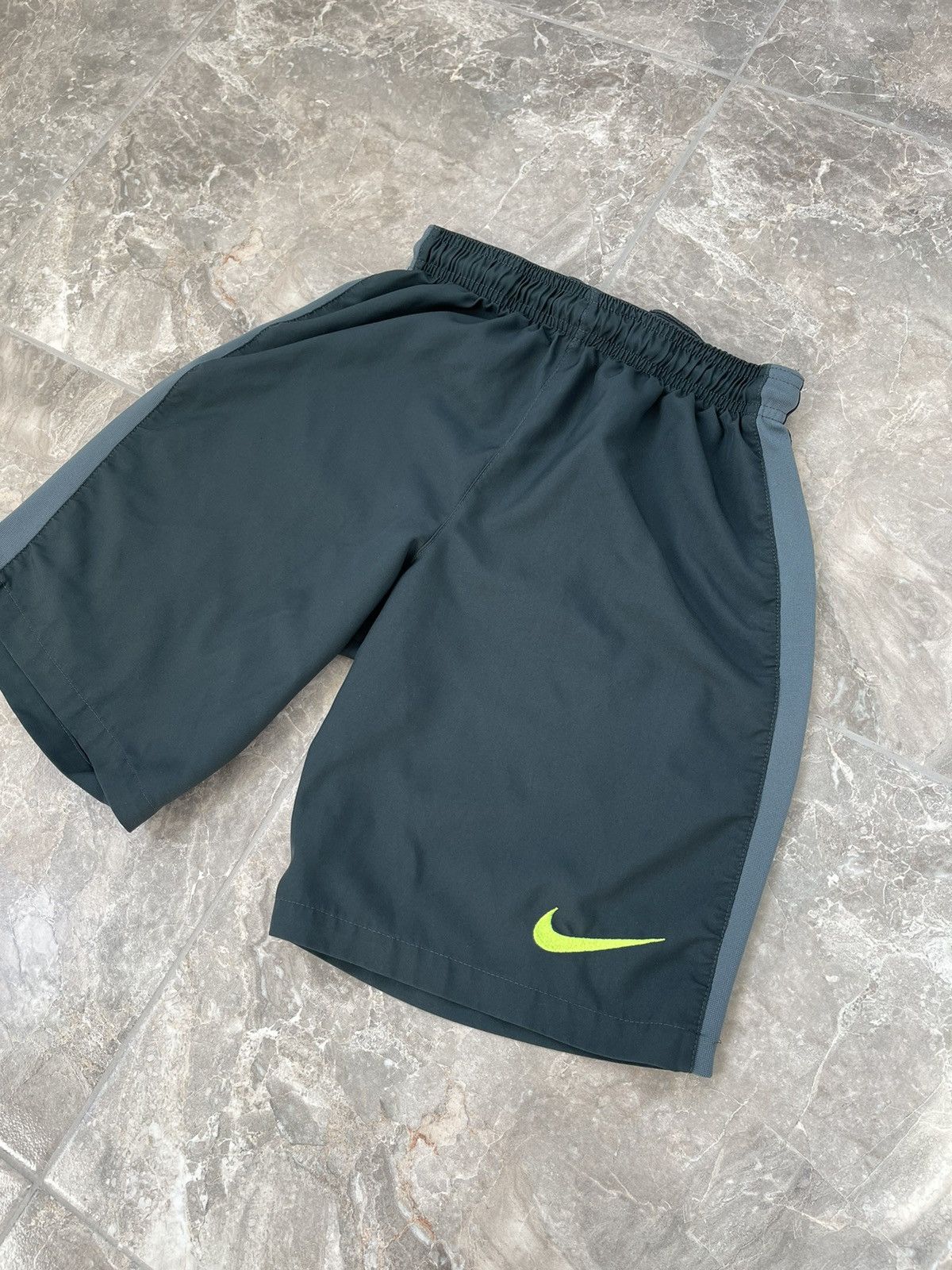 Nike Nike Nylon DRI-FIT Shorts Size US 30 / EU 46 - 4 Thumbnail