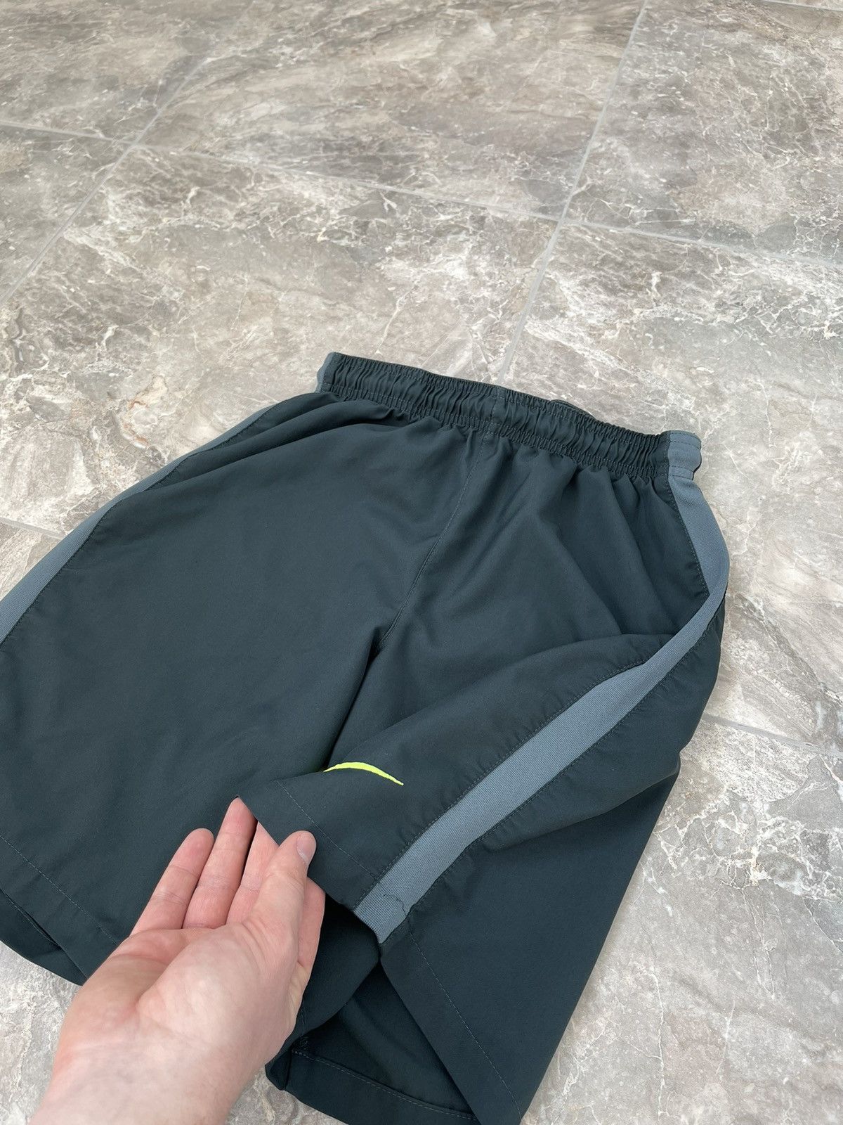 Nike Nike Nylon DRI-FIT Shorts Size US 30 / EU 46 - 6 Thumbnail
