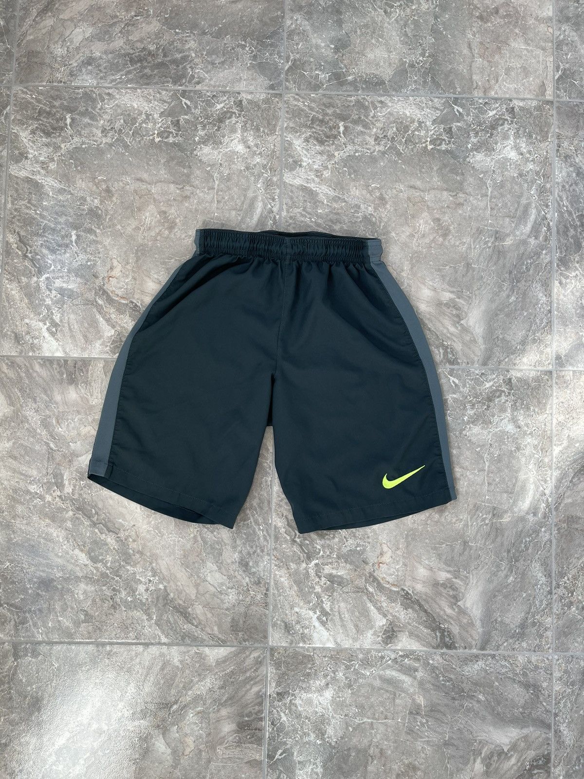 Nike Nike Nylon DRI-FIT Shorts Size US 30 / EU 46 - 1 Thumbnail