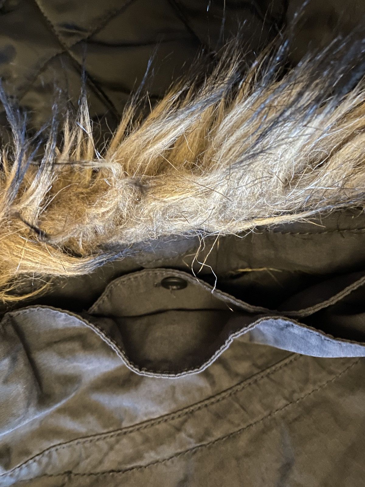 Undercover × Uniqlo Undercover Uniqlo Fishtail Parka Fur Size L Olive Size US L / EU 52-54 / 3 - 6 Thumbnail