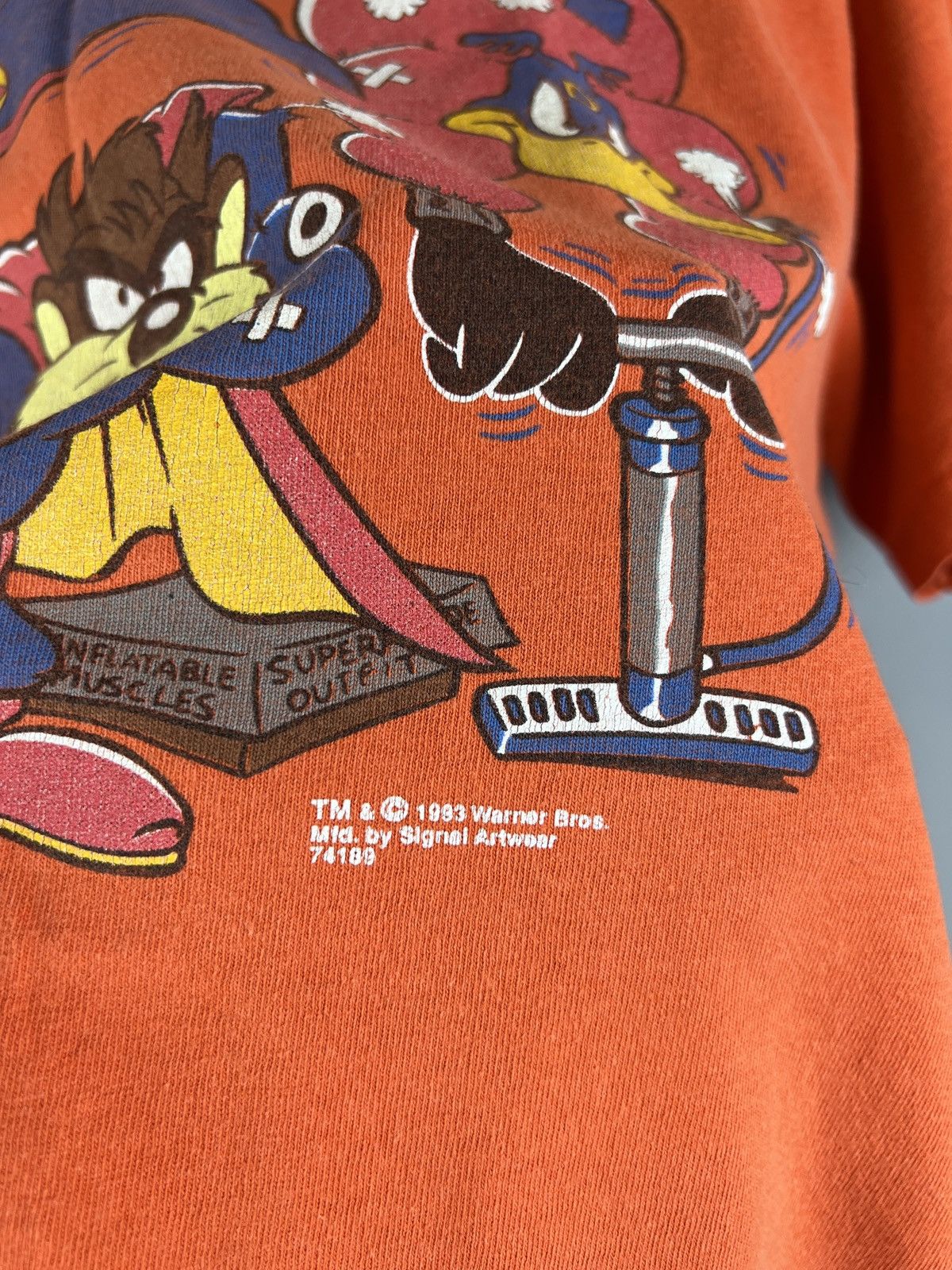 Vintage × Warner Bros Vtg 1993 Lovely Tunes Big band print tee y2k orange colour Size US M / EU 48-50 / 2 - 10 Thumbnail