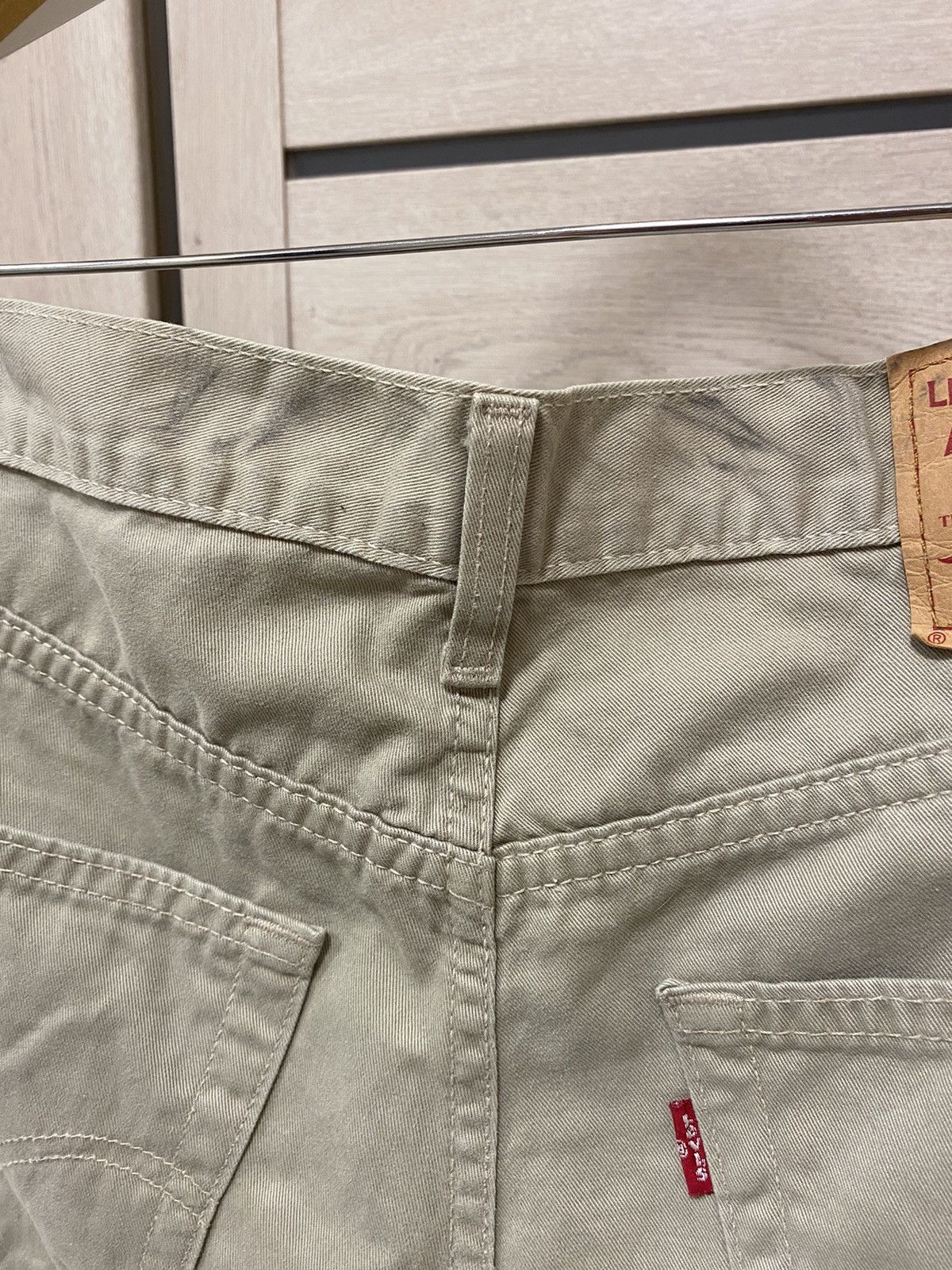 Levi's × Vintage Levi’s 582 Vintage Beige Cotton Men’s Shorts Size US 32 / EU 48 - 8 Thumbnail