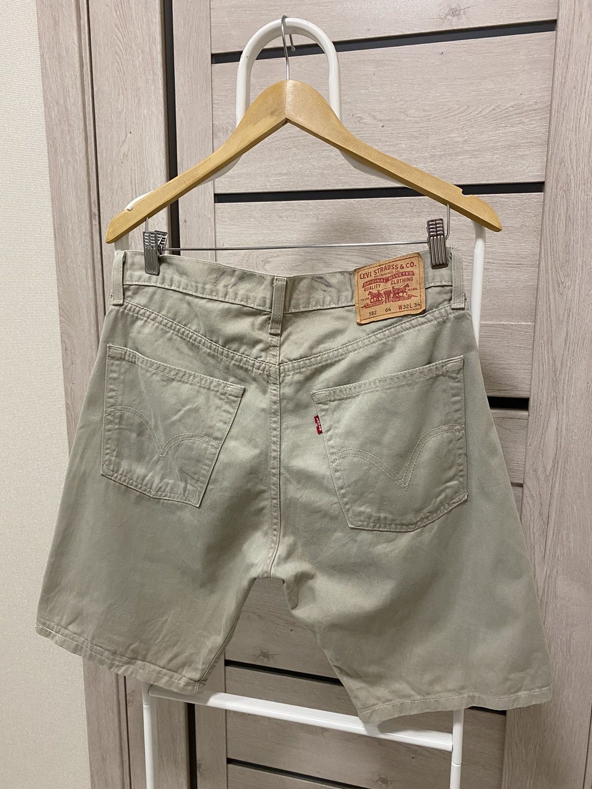 Levi's × Vintage Levi’s 582 Vintage Beige Cotton Men’s Shorts Size US 32 / EU 48 - 1 Thumbnail