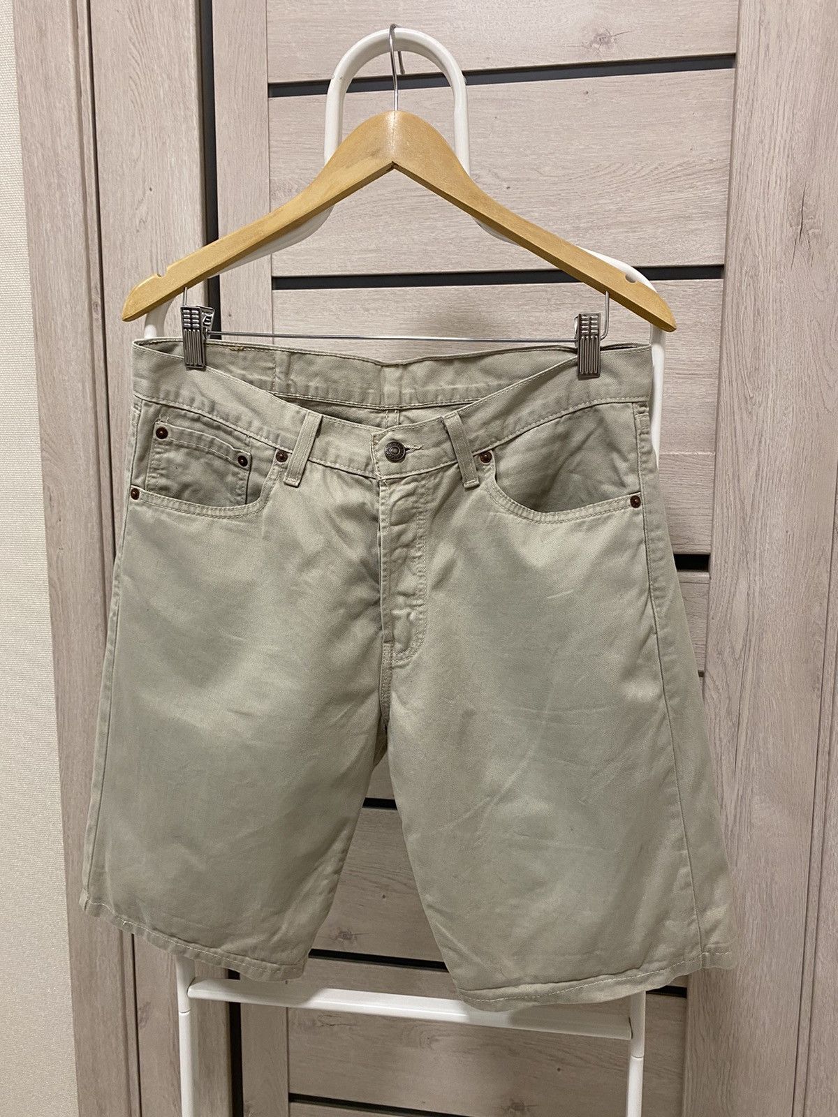 Levi's × Vintage Levi’s 582 Vintage Beige Cotton Men’s Shorts Size US 32 / EU 48 - 2 Thumbnail