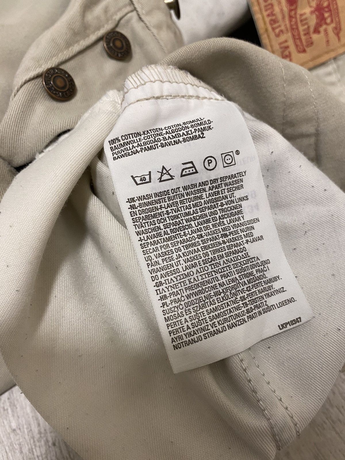 Levi's × Vintage Levi’s 582 Vintage Beige Cotton Men’s Shorts Size US 32 / EU 48 - 10 Thumbnail