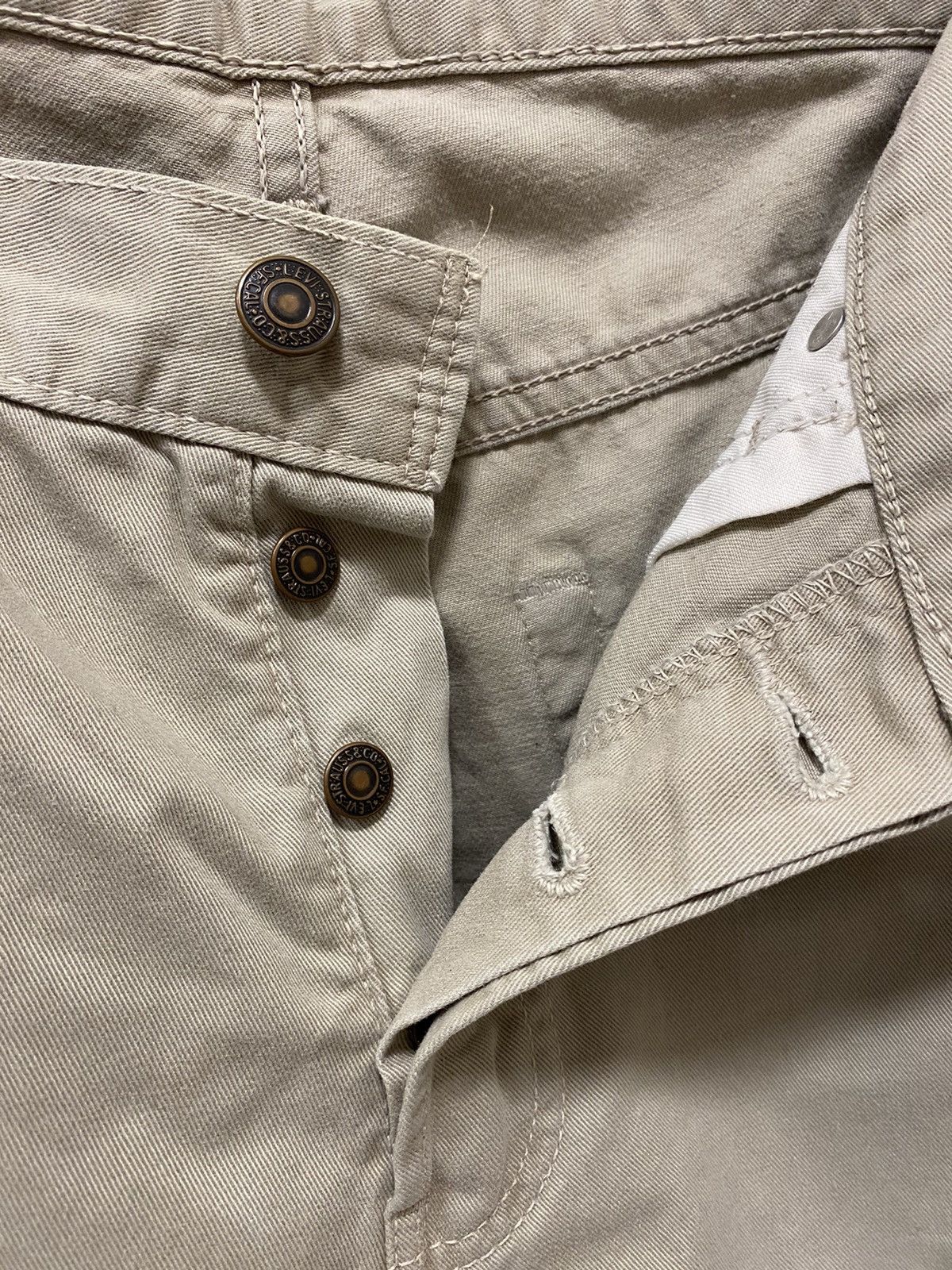 Levi's × Vintage Levi’s 582 Vintage Beige Cotton Men’s Shorts Size US 32 / EU 48 - 6 Thumbnail