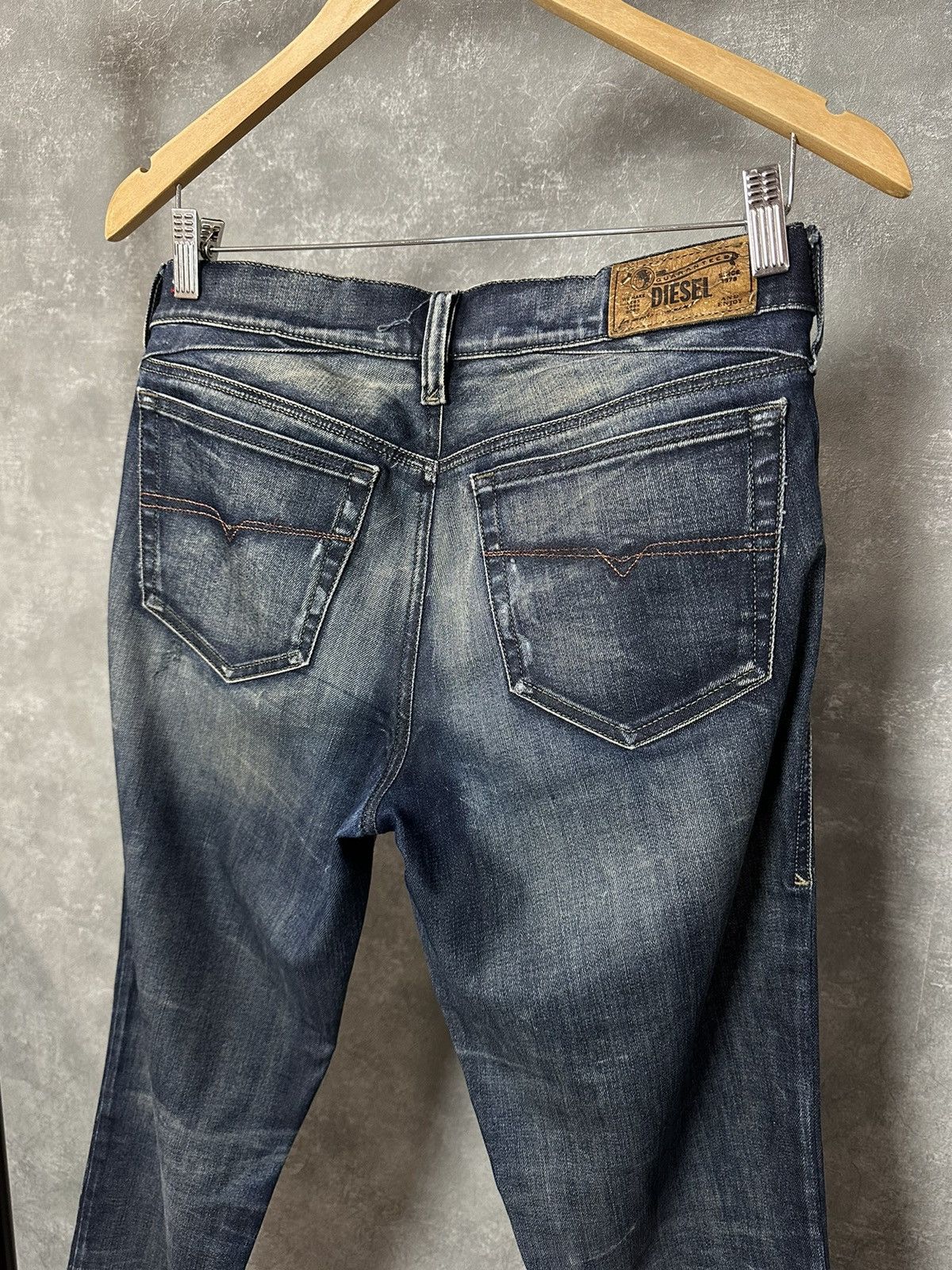 Diesel × Vintage Diesel Vintage Washed Distressed Made in Italy Denim Pants Size 30" / US 8 / IT 44 - 8 Thumbnail
