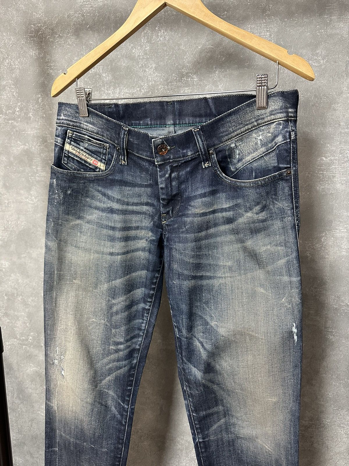 Diesel × Vintage Diesel Vintage Washed Distressed Made in Italy Denim Pants Size 30" / US 8 / IT 44 - 2 Thumbnail