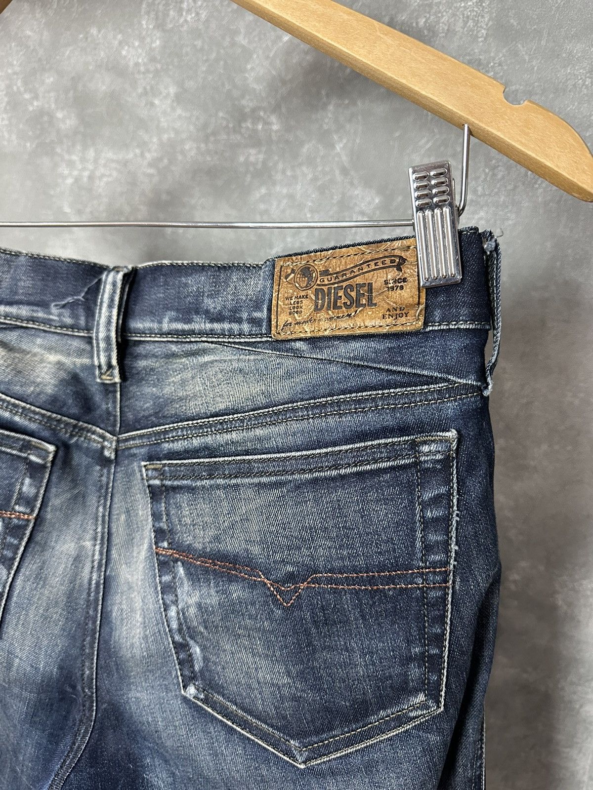 Diesel × Vintage Diesel Vintage Washed Distressed Made in Italy Denim Pants Size 30" / US 8 / IT 44 - 9 Thumbnail