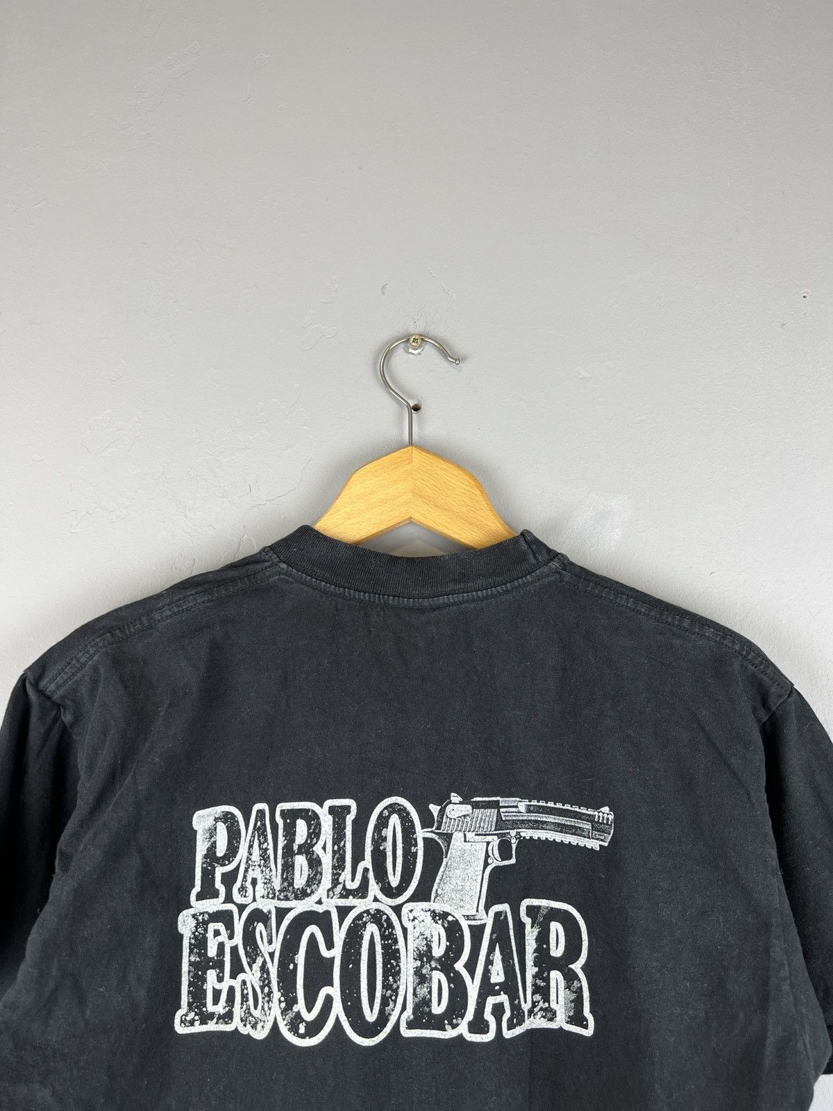 Band Tees × Vintage Vintage Pablo Escobar 90s gangster tee drugs transit y2k Size US M / EU 48-50 / 2 - 8 Thumbnail