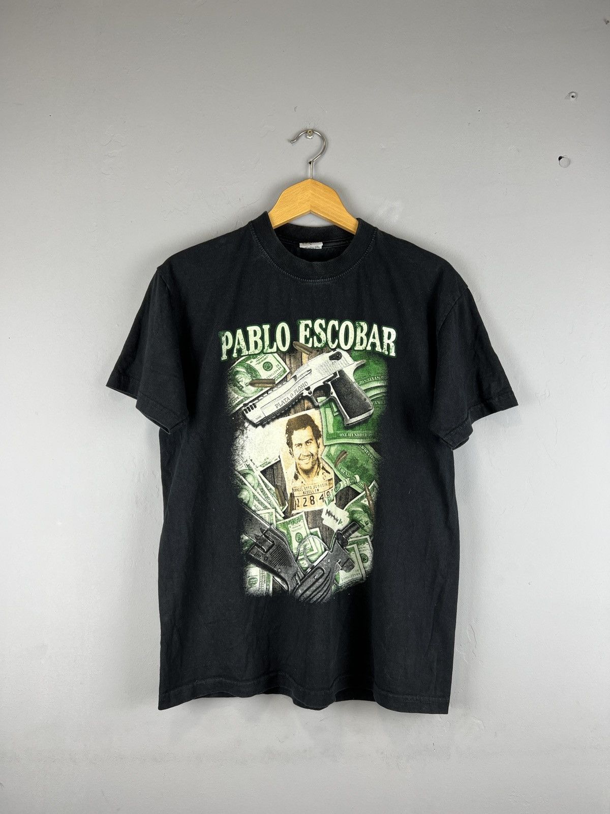 Band Tees × Vintage Vintage Pablo Escobar 90s gangster tee drugs transit y2k Size US M / EU 48-50 / 2 - 1 Thumbnail