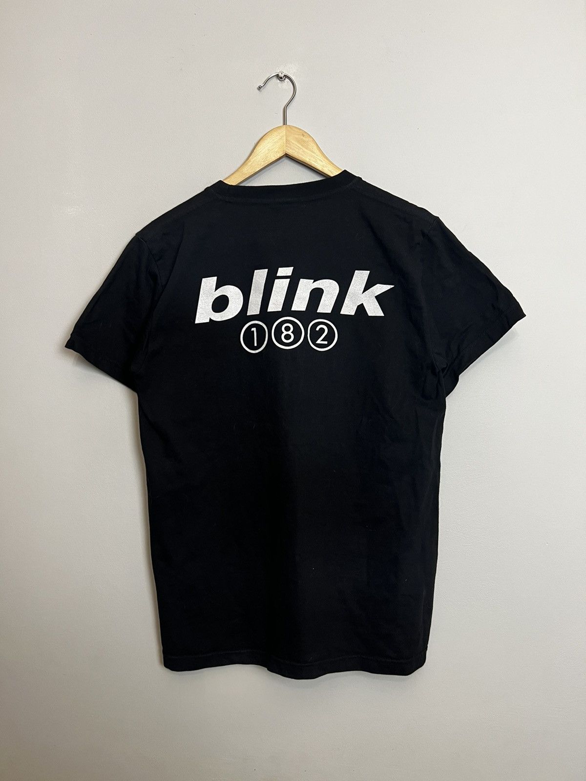 Band Tees Rare Vintage 00s Y2K Blink 182 Crappy Rock Band Tshirt Size US M / EU 48-50 / 2 - 2 Thumbnail