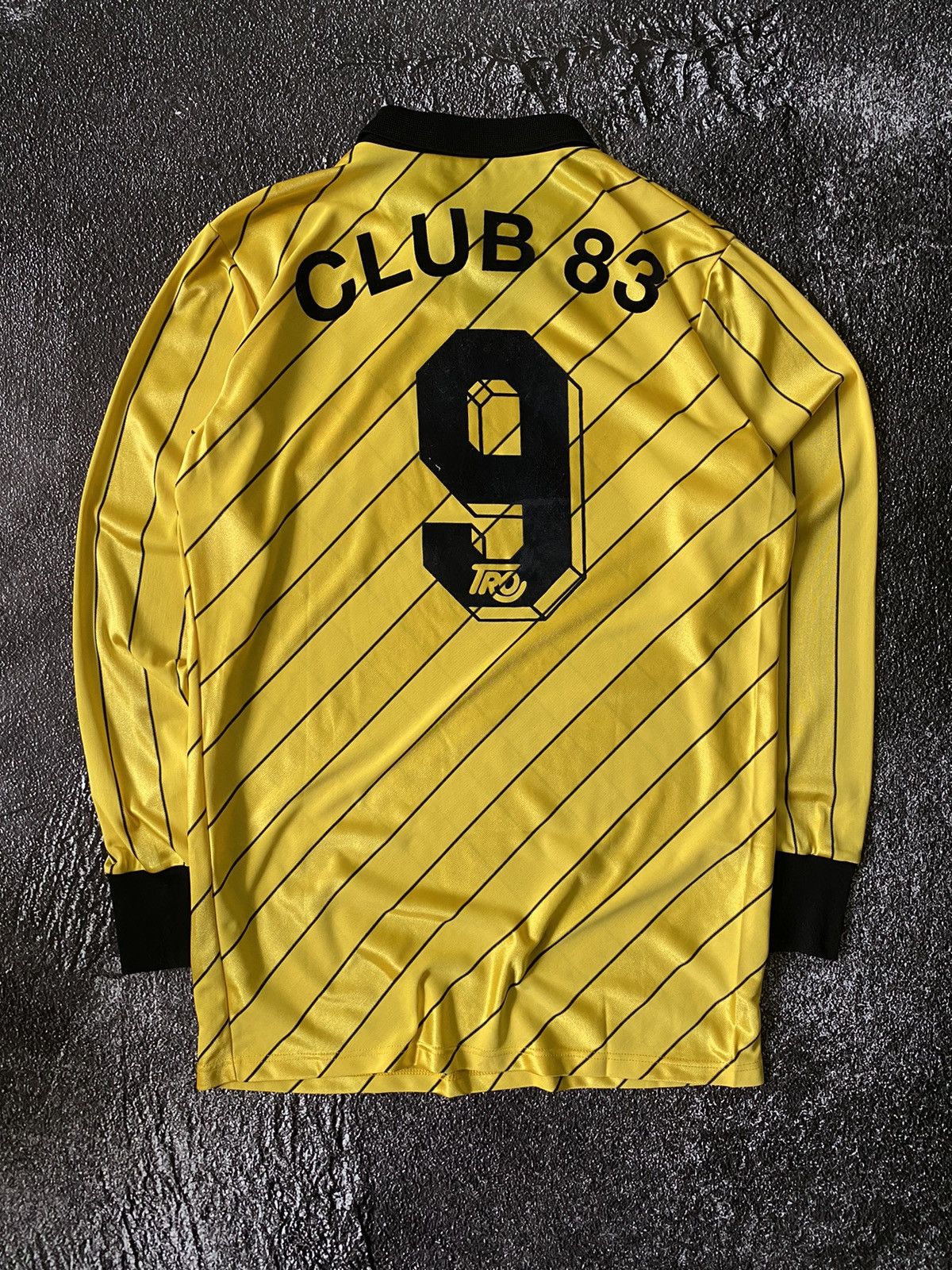 Vintage VINTAGE 80s TRO RAIFFEISEN CLUB 83 SOCCER JERSEY Size US L / EU 52-54 / 3 - 2 Thumbnail