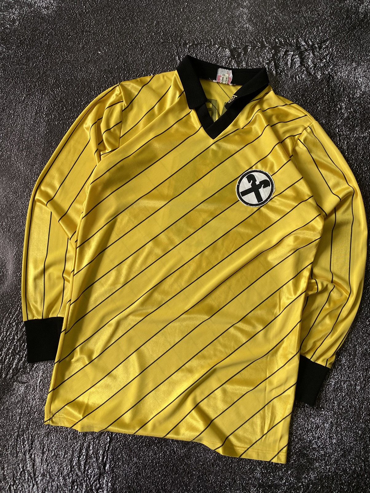 Vintage VINTAGE 80s TRO RAIFFEISEN CLUB 83 SOCCER JERSEY Size US L / EU 52-54 / 3 - 3 Thumbnail