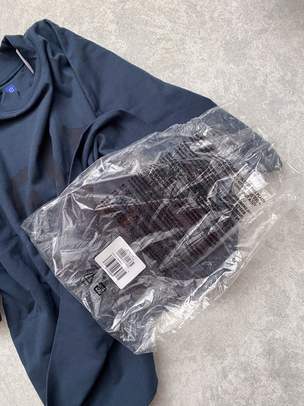 Gap NWT Yeezy Gap Dove No Seam Tee by Balenciaga Size US S / EU 44-46 / 1 - 9 Thumbnail