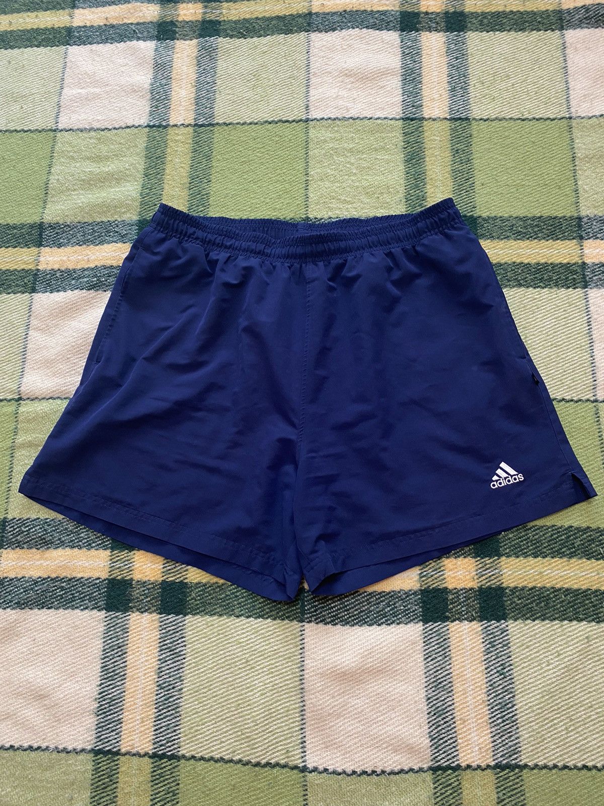 Adidas Vintage Adidas shorts streetwear y2k casual style size XL Size US 36 / EU 52 - 1 Thumbnail