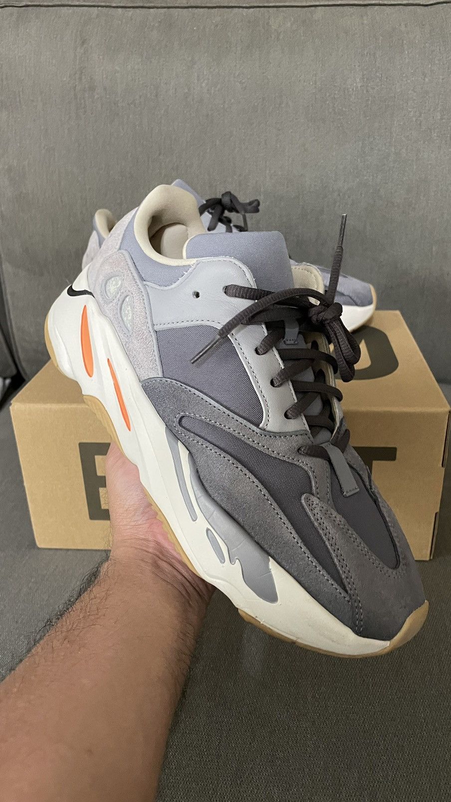 yeezy supply 700 magnet