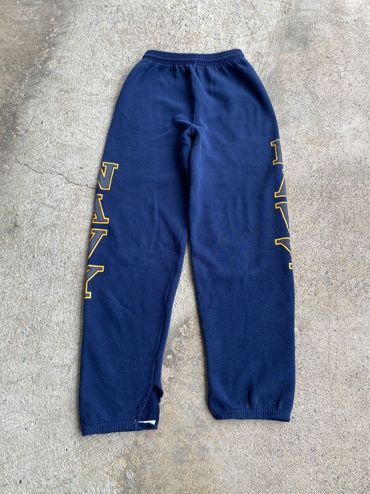 Japanese Brand × Vintage Vintage 90’s Navy USN Spellout Distressed Sweatpants Size US 26 / EU 42 - 2 Thumbnail