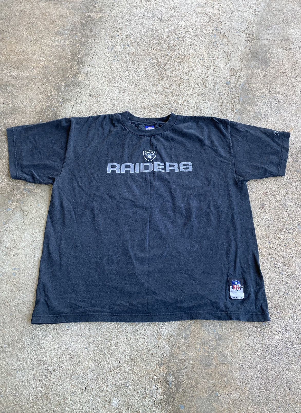 NFL × Vintage Vintage Y2K Reebok Raiders Football Faded Black Shirt Size US XL / EU 56 / 4 - 1 Thumbnail