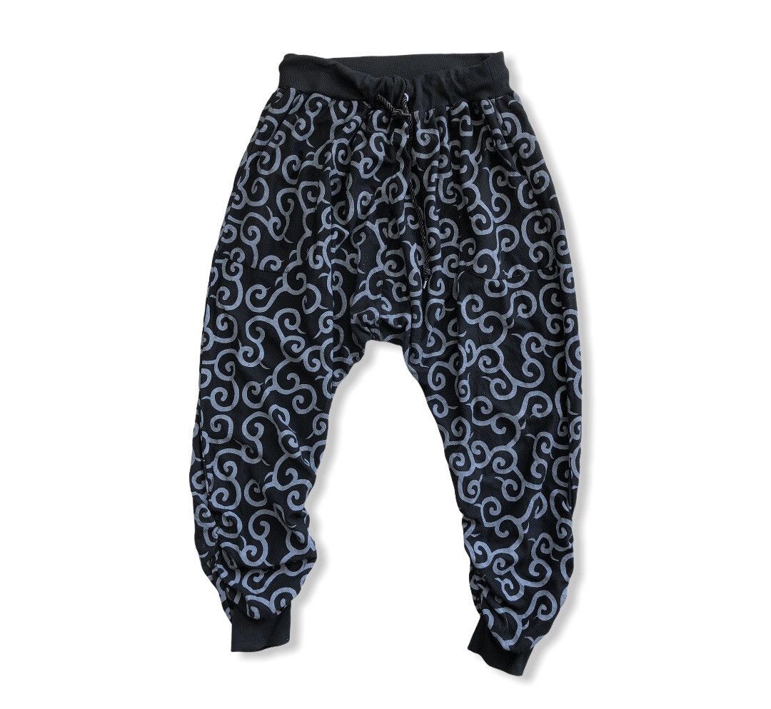 Japanese Brand Japanese Brand Overprint twisted leg pant Size US 30 / EU 46 - 1 Thumbnail