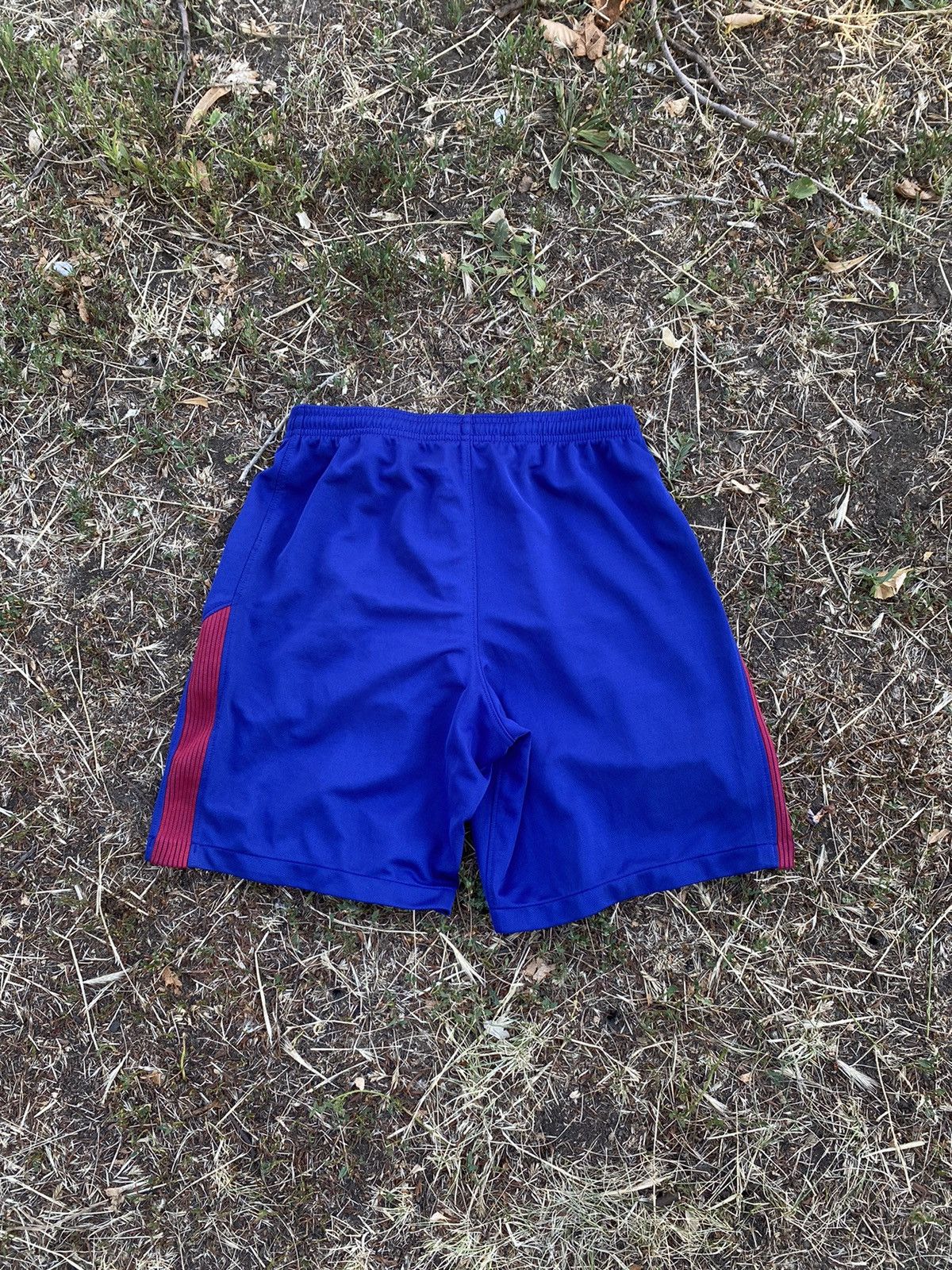 Nike Vintage Nike shorts Barcelona streetwear y2k style size S Size US 30 / EU 46 - 3 Thumbnail