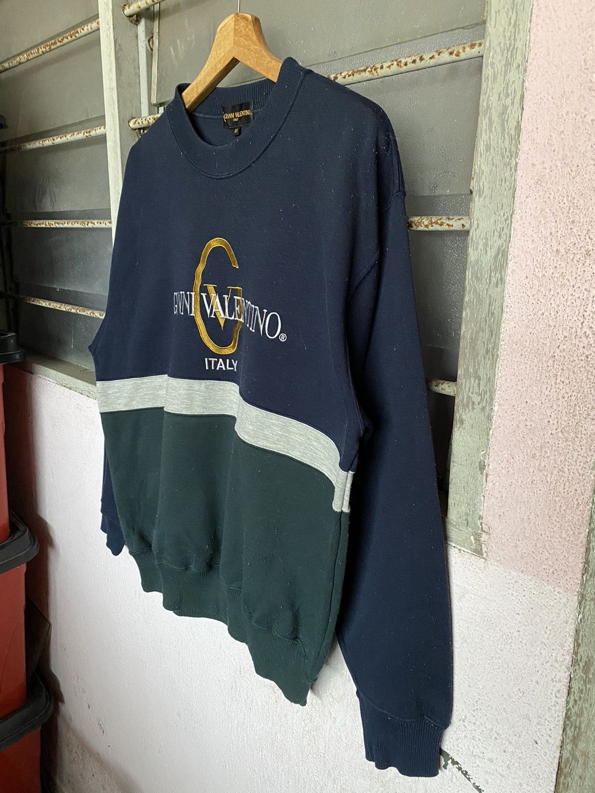 Gianni Valentino × Valentino × Vintage Gianni Valentino spelllout embroidery sweatshirt Size US M / EU 48-50 / 2 - 3 Thumbnail
