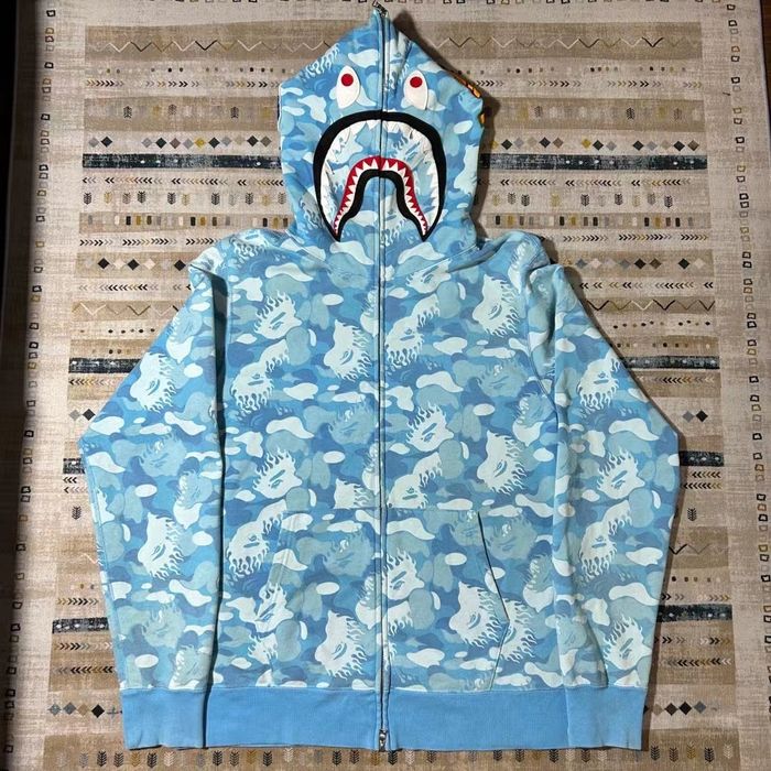 Bape fire hot sale camo hoodie