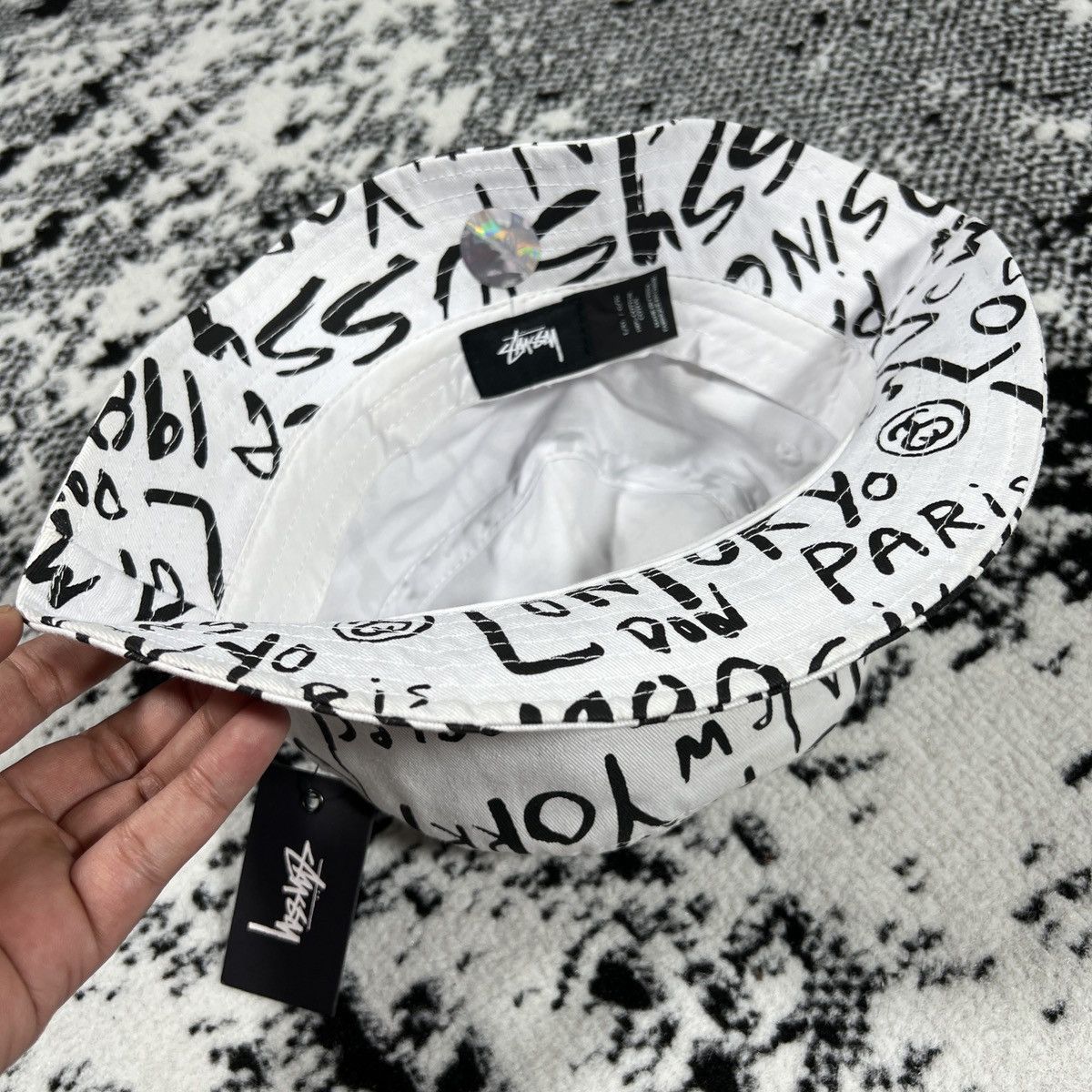 Japanese Brand × Stussy STUSSY BIG CITIES BUCKET HAT IN WHITE L/XL Size ONE SIZE - 6 Thumbnail