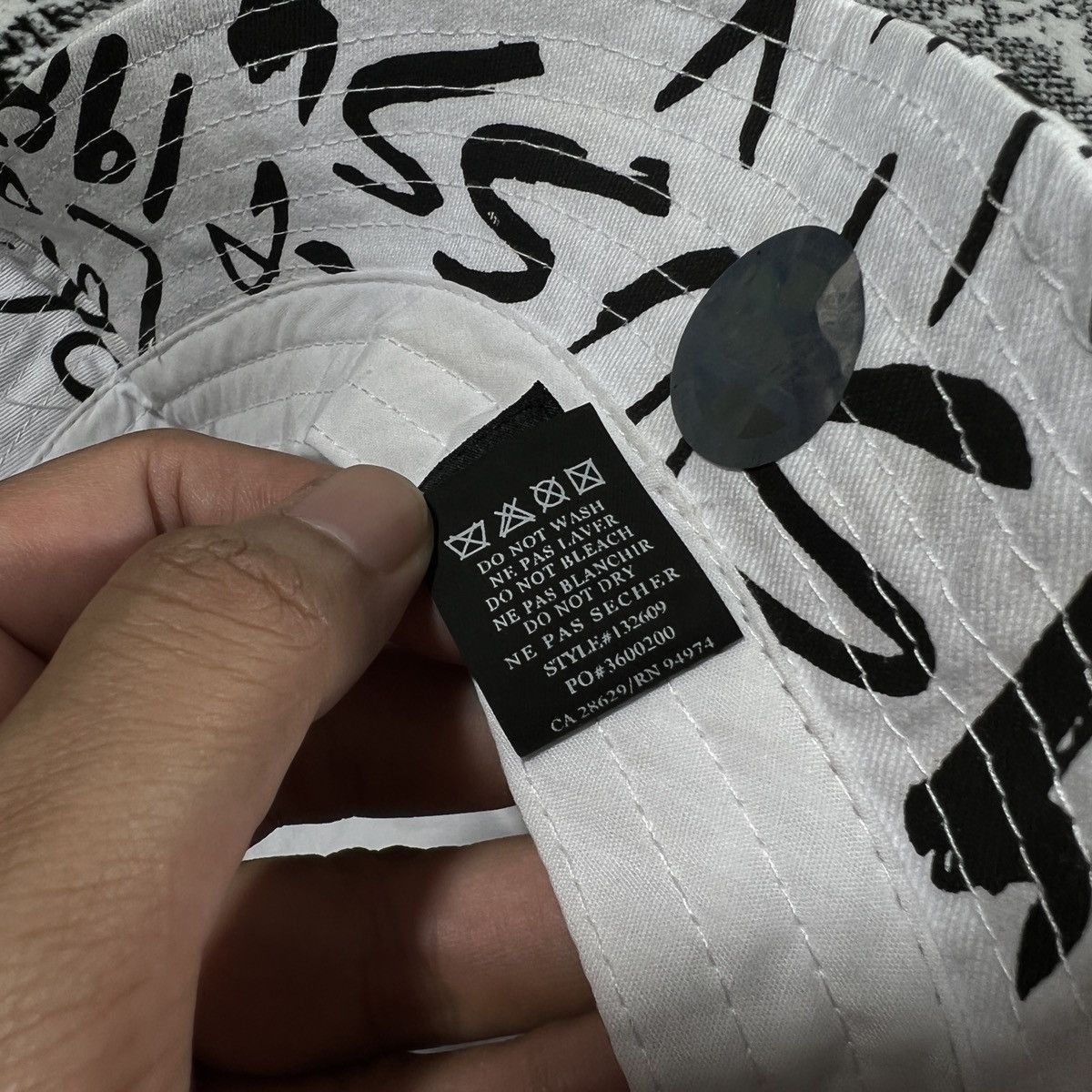 Japanese Brand × Stussy STUSSY BIG CITIES BUCKET HAT IN WHITE L/XL Size ONE SIZE - 8 Thumbnail