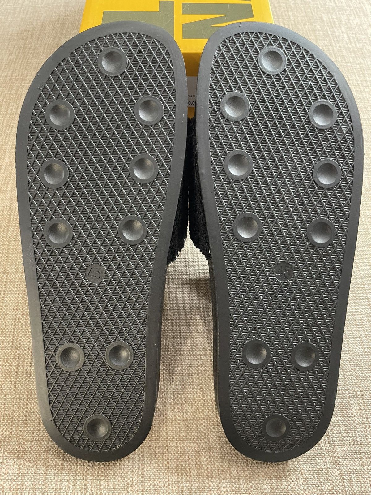 Market Chinatown Market Smiley Sherpa Ball Slide Size US 11 / EU 44 - 11 Thumbnail