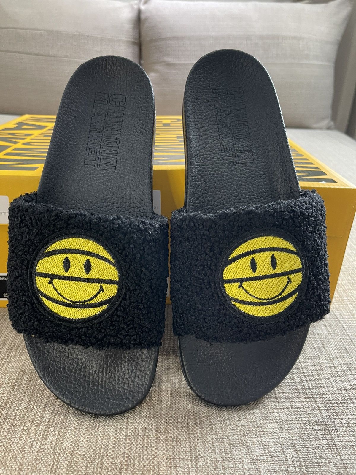 Market Chinatown Market Smiley Sherpa Ball Slide Size US 11 / EU 44 - 2 Thumbnail