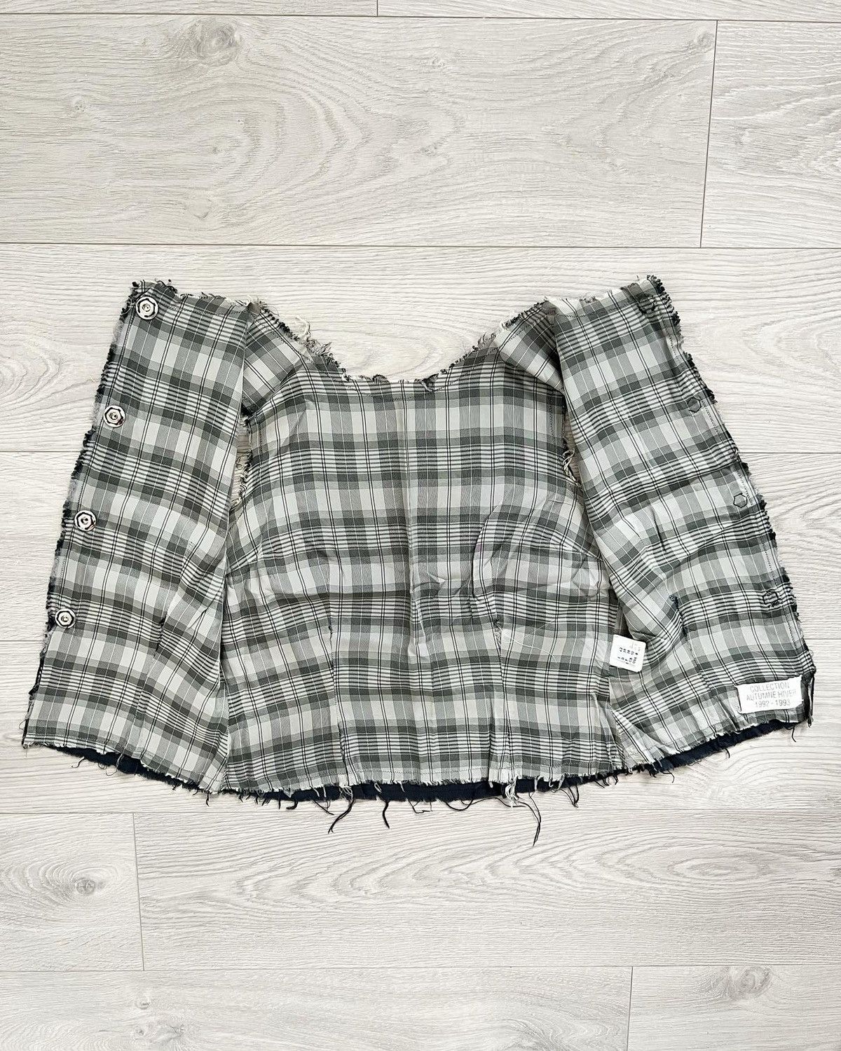 Maison Margiela AW1992-1993 Frayed Edge Oversized Button Vest Size M / US 6-8 / IT 42-44 - 7 Thumbnail