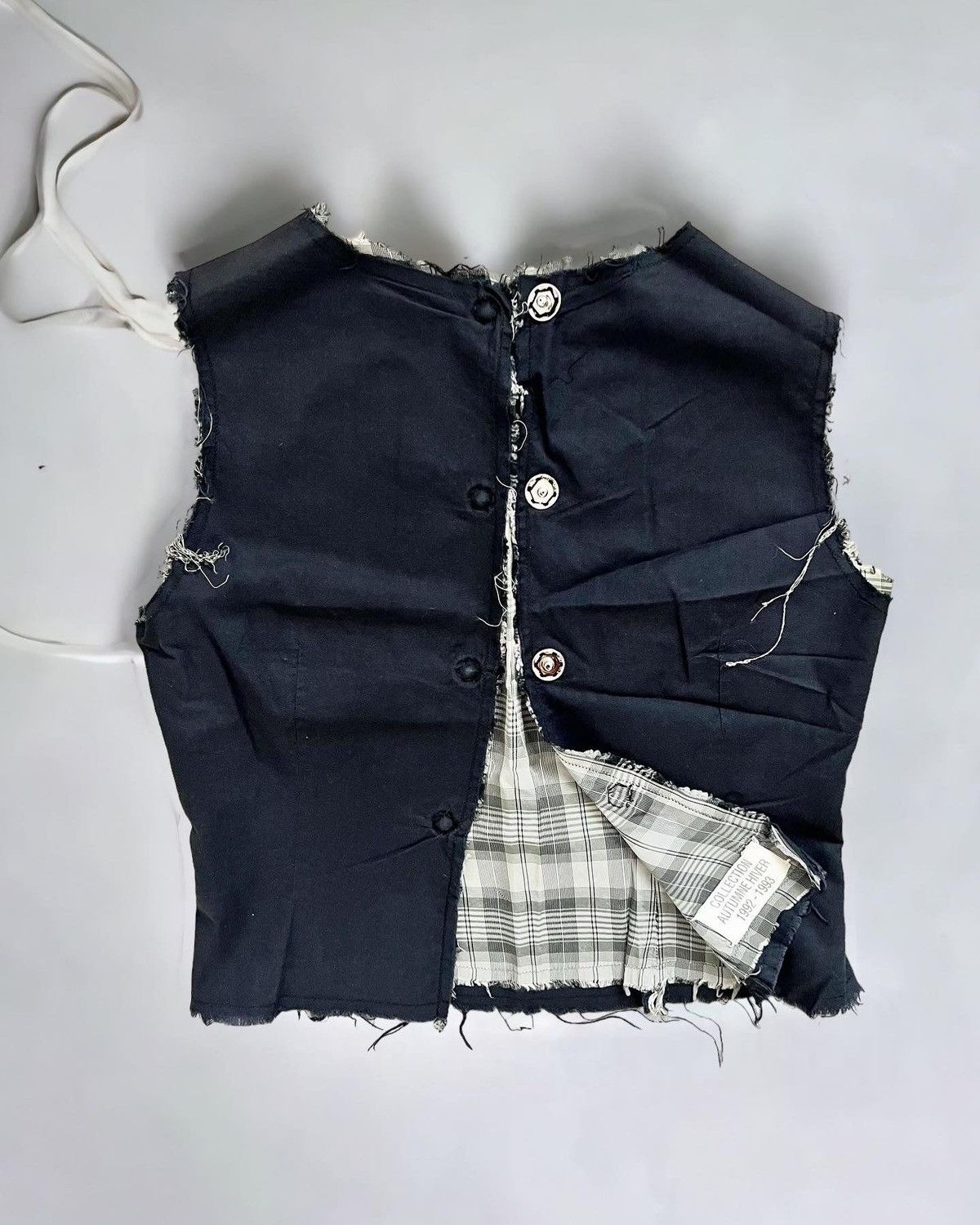 Maison Margiela AW1992-1993 Frayed Edge Oversized Button Vest Size M / US 6-8 / IT 42-44 - 1 Thumbnail
