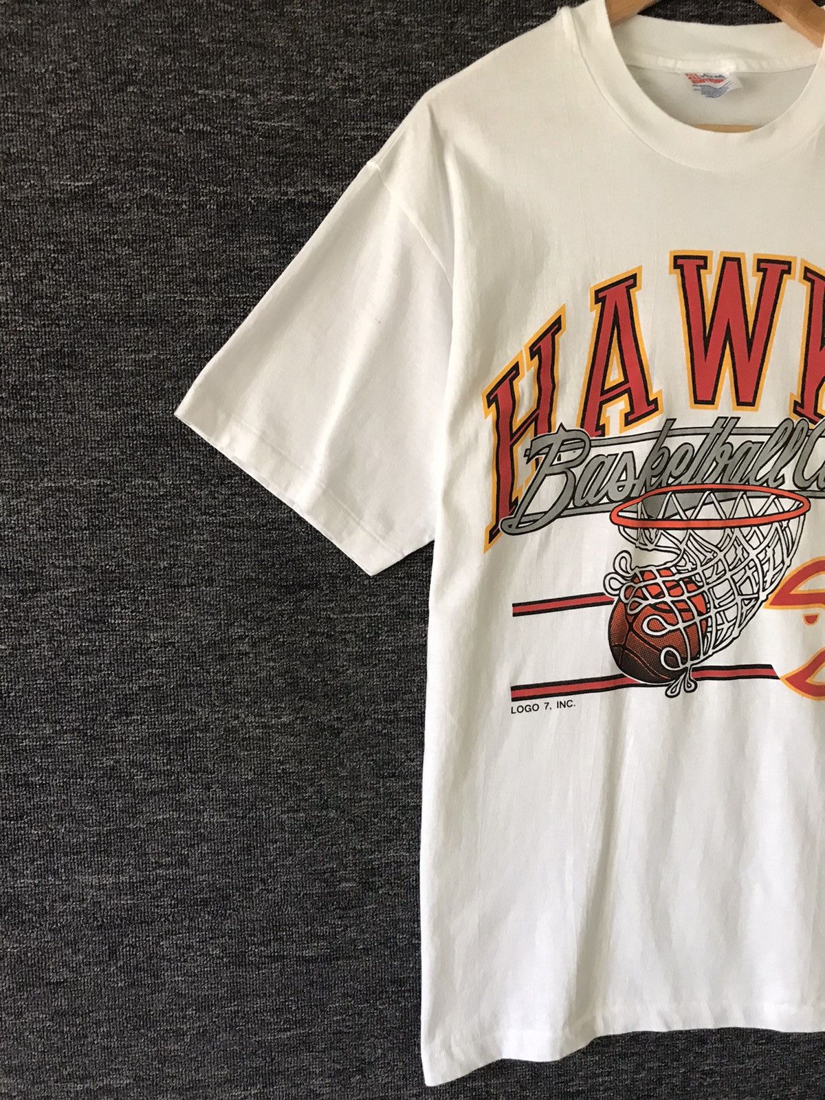 Vintage Vintage Hawks Basketball Club Logo 7 T-shirts Size US L / EU 52-54 / 3 - 2 Thumbnail